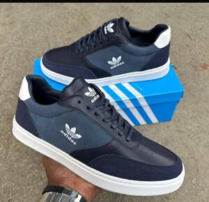 Adidas Sneakers
